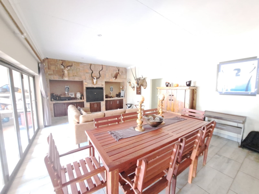 5 Bedroom Property for Sale in Waterkloof North West